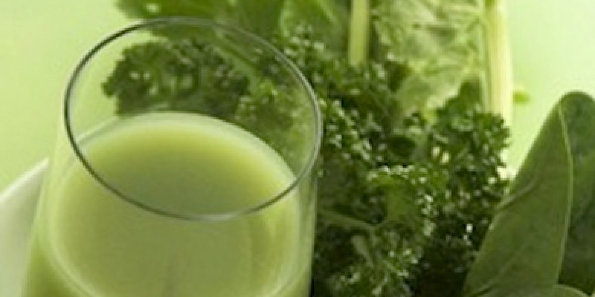 Get Rid Of Dark Circles Under The Eyes With A Green Apple, Cucumber Juice