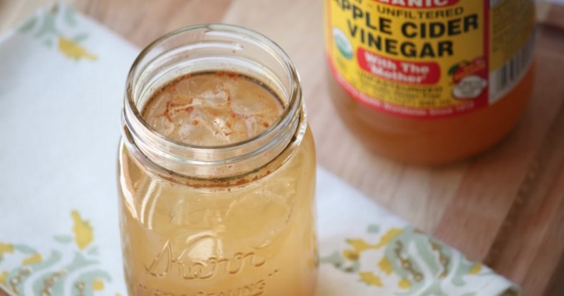 apple cider vinegar as remedy to eliminate acne and pimples