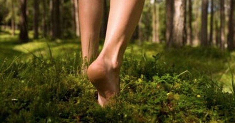 benefits of walking barefoot