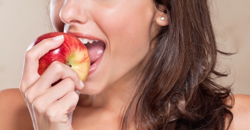 eat apples to reverse tooth decay