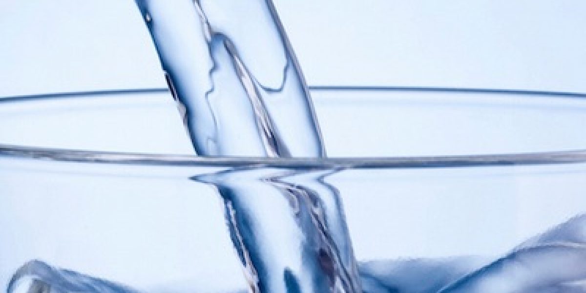 7 Unsuspecting Signs That You’re Not Drinking Enough Water