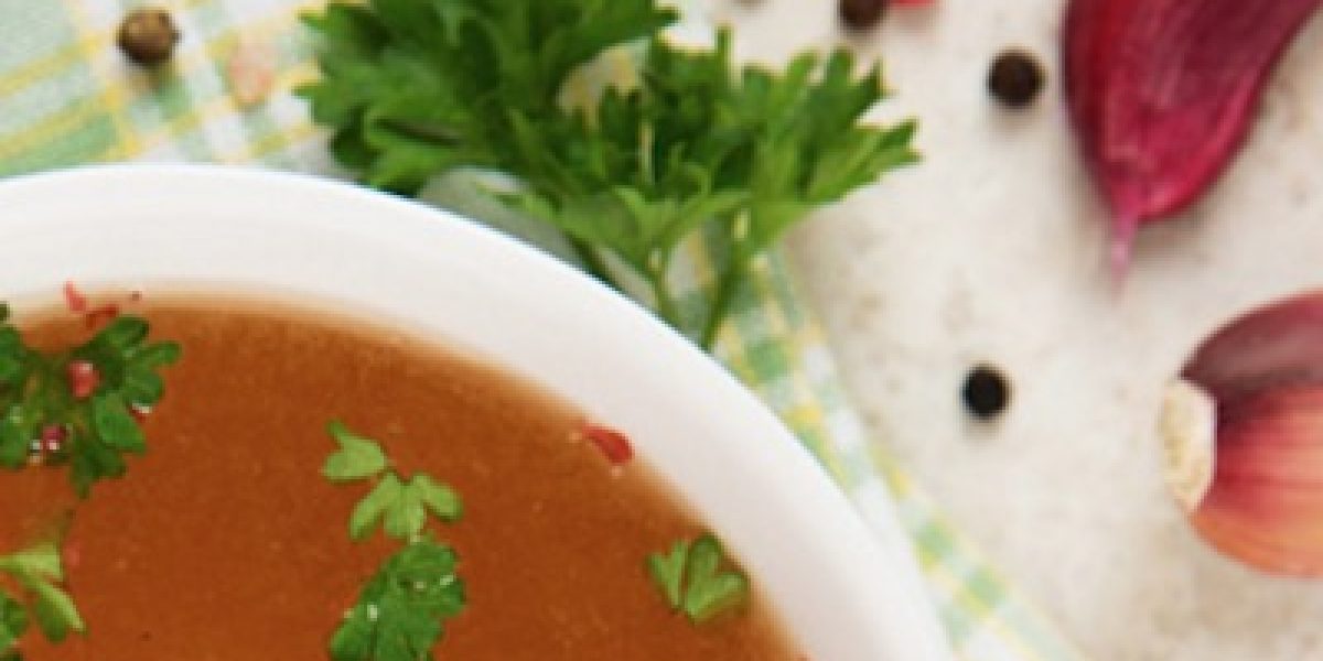 6 Astonishing Health Benefits Of Drinking Bone Broth Every Day