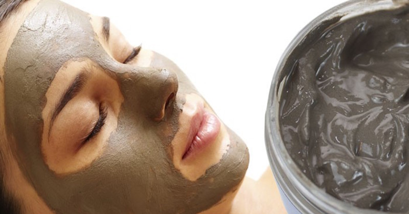 dead sea mud mask on face