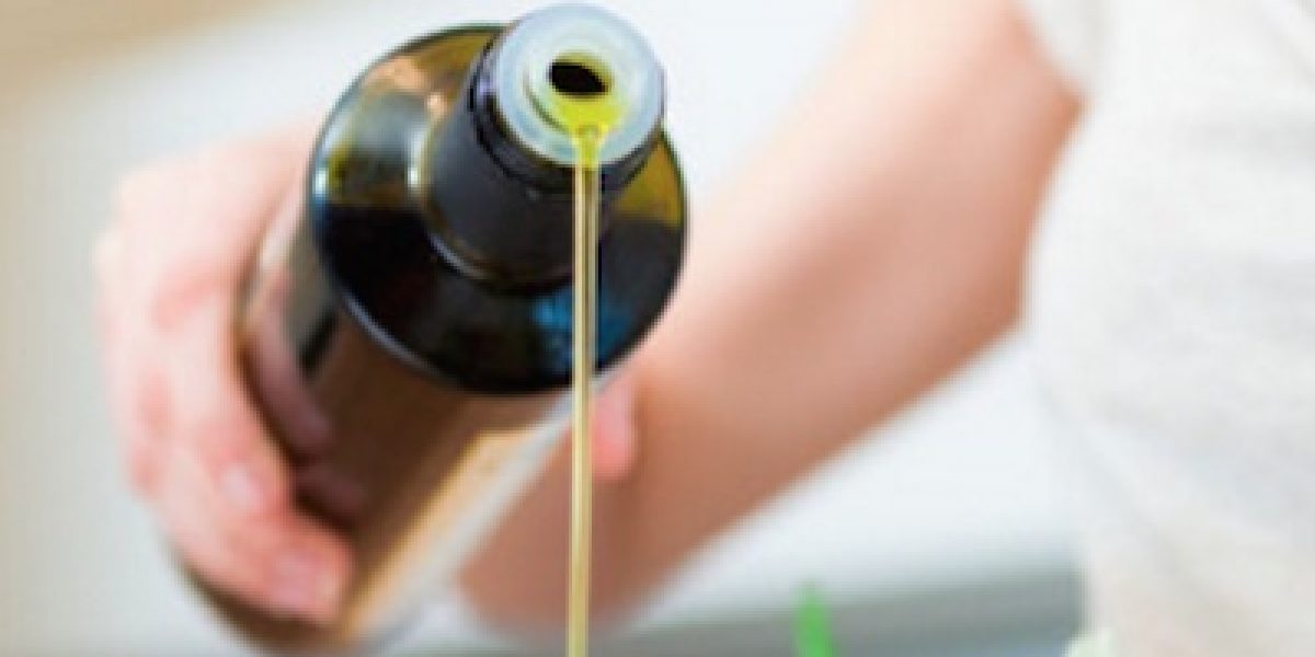 Light A Fat-Burning Fire In Your Body With This Apple Cider Vinegar And Olive Oil Mixture