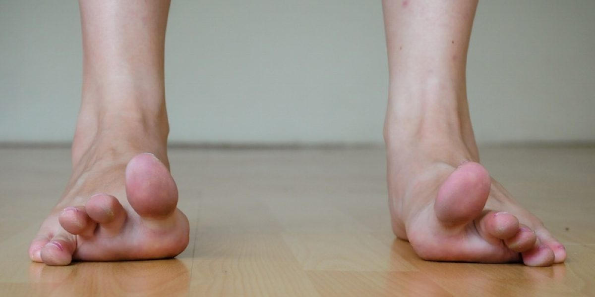 Get Rid Of Foot Pain In Minutes With These 5 Effective Feet/Toes Stretches