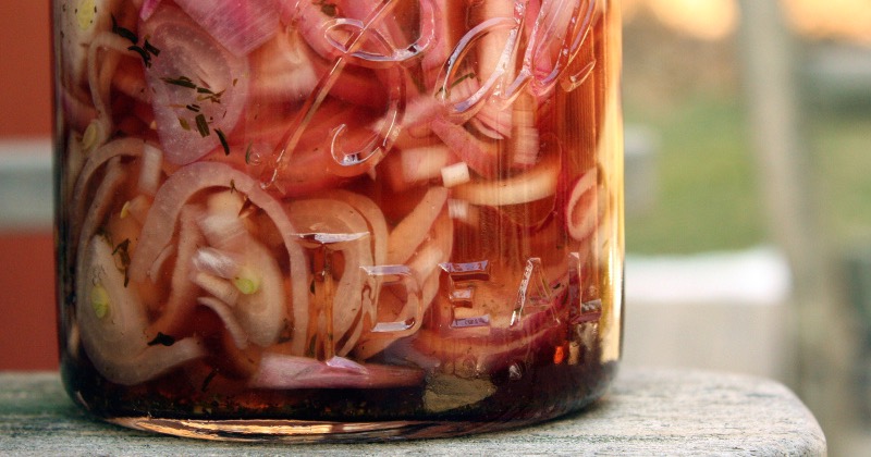 Homemade lacto-fermented onions