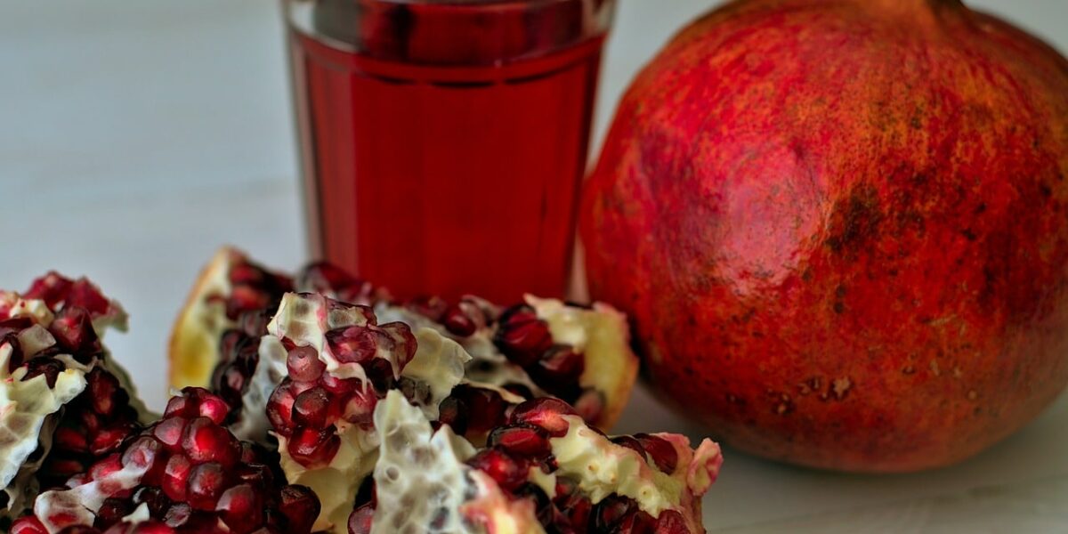 Surprise Yourself with Refreshingly Delicious Pomegranate Juice!