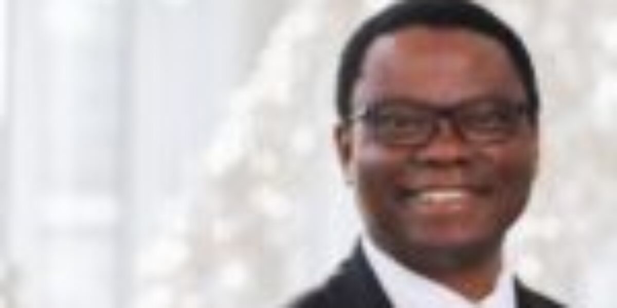 A Nigerian Scientist Developed a High-Tech Cancer-Detecting Goggles That Help Surgeons Spot Cancer Cells More Accurately.