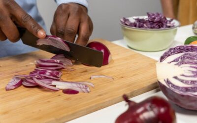 My Nana Swears by Using Onions to Get Rid of Pests Like Rats, Flies, Bugs and Mosquitoes. Here’s How It Works